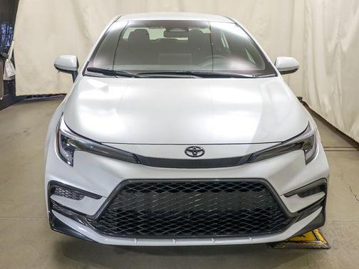 Pearl 2026 Toyota Corolla SE