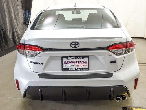 Pearl 2026 Toyota Corolla SE