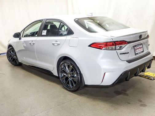 Pearl 2026 Toyota Corolla SE