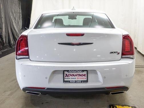 2022 Chrysler 300 S