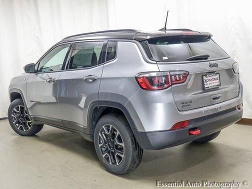 Photo 5 of 26 of 2020 Jeep Compass Trailhawk