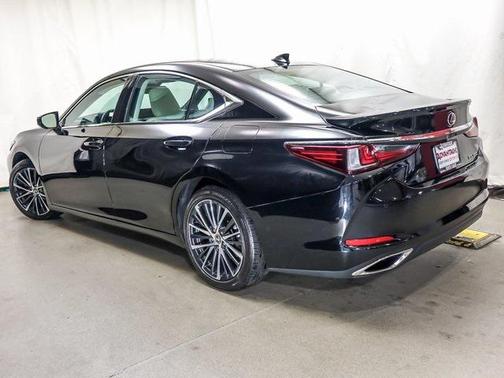 2022 Lexus ES 350 Base