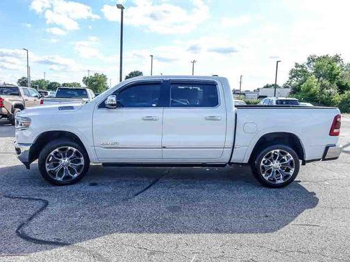 Ivory White Tri-Coat Pearlcoat 2019 RAM 1500 Limited