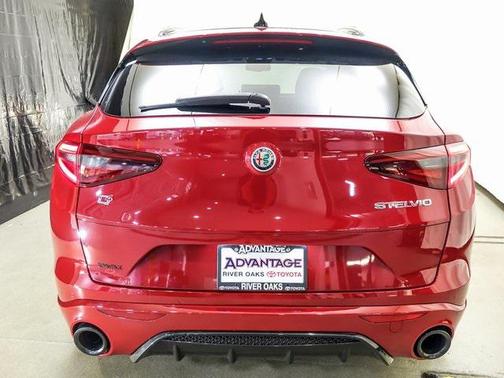 2022 Alfa Romeo Stelvio Veloce