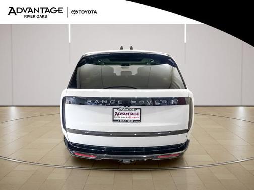 White 2025 Land Rover Range Rover SE