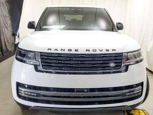 White 2025 Land Rover Range Rover SE