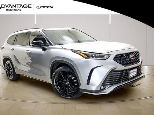 Celestial Silver Metallic 2025 Toyota Highlander XSE