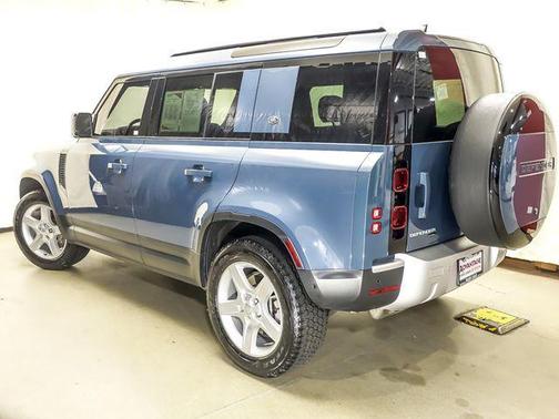 Tasman Blue Metallic 2022 Land Rover Defender SE