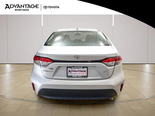 Classic Silver Metallic 2024 Toyota Corolla LE