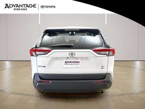 Ice Cap 2025 Toyota RAV4 LE