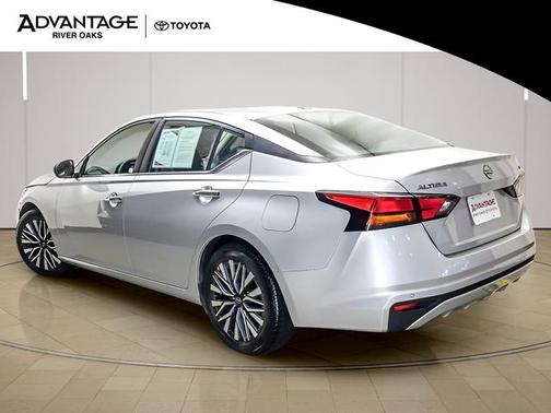 Brilliant Silver Metallic 2024 Nissan Altima 2.5 SV