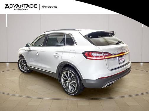 Pristine White Metallic Tri-Coat 2022 Lincoln Nautilus Reserve