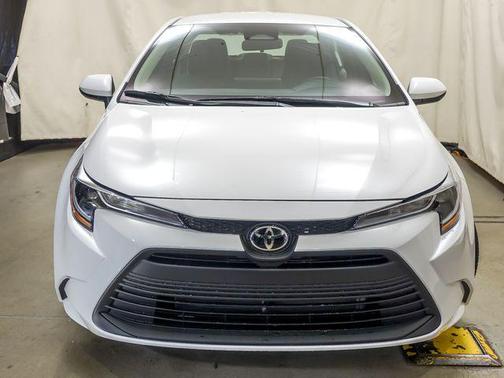 Ice 2026 Toyota Corolla LE