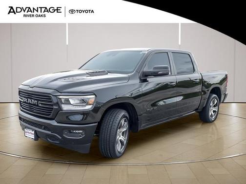 Diamond Black Crystal Pearlcoat 2023 RAM 1500 Laramie