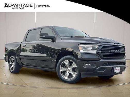 Diamond Black Crystal Pearlcoat 2023 RAM 1500 Laramie