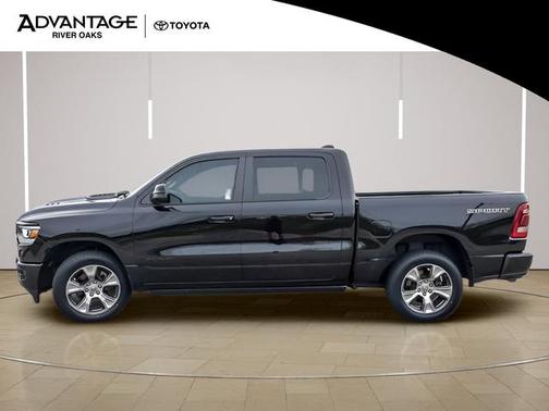 Diamond Black Crystal Pearlcoat 2023 RAM 1500 Laramie