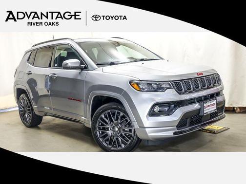 Billet Silver Metallic Clearcoat 2023 Jeep Compass (Red) Edition