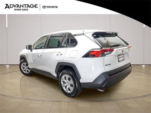 2024 Toyota RAV4 LE