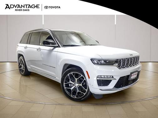 Diamond Black Crystal Pearlcoat 2023 Jeep Grand Cherokee Summit