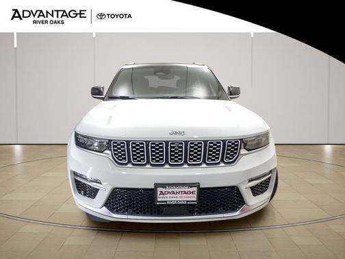 Diamond Black Crystal Pearlcoat 2023 Jeep Grand Cherokee Summit