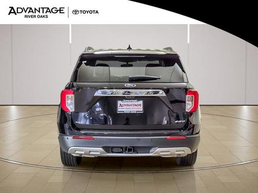 Black Metallic 2024 Ford Explorer XLT