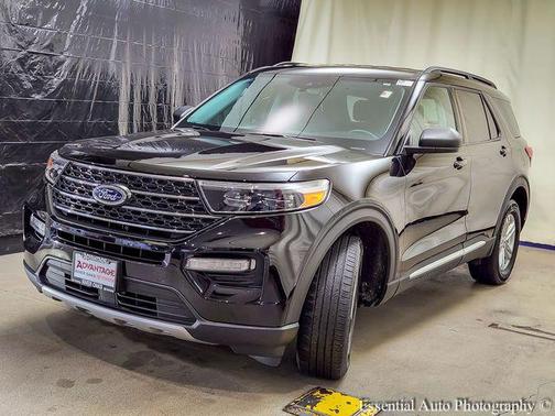 Black Metallic 2024 Ford Explorer XLT