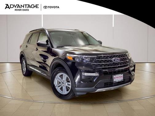 Black Metallic 2024 Ford Explorer XLT