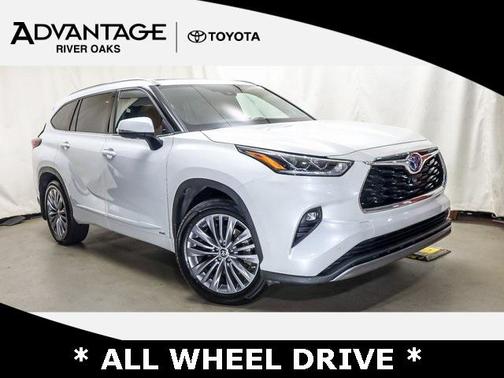 2022 Toyota Highlander Hybrid Platinum