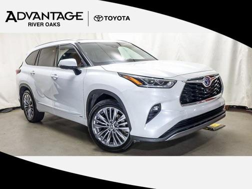 2022 Toyota Highlander Hybrid Platinum