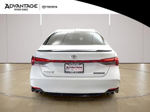 Wind Chill Pearl 2019 Toyota Avalon Touring