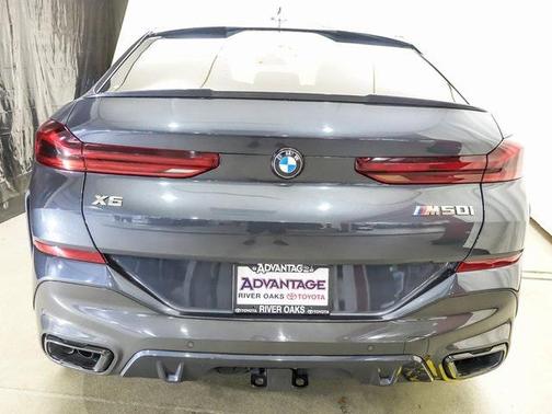 2021 BMW X6 M50i