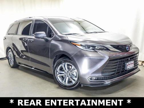 2022 Toyota Sienna Platinum 7 Passenger