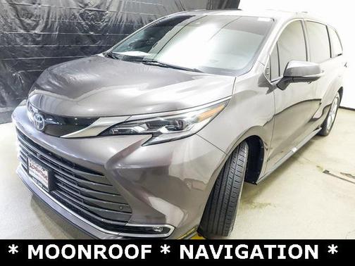 2022 Toyota Sienna Platinum 7 Passenger