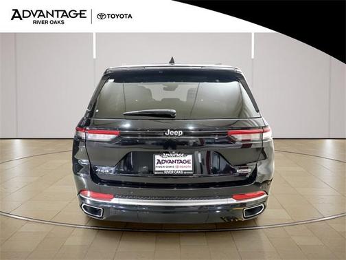 2023 Jeep Grand Cherokee Summit