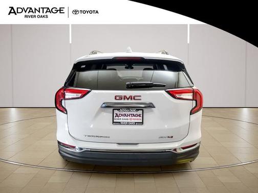 Summit White 2022 GMC Terrain AT4