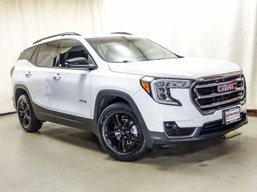 Summit White 2022 GMC Terrain AT4