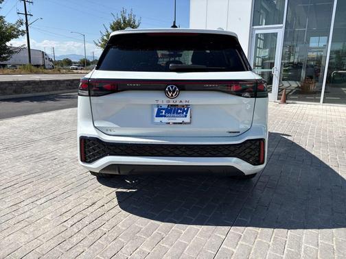 2025 Volkswagen Tiguan 2.0T SEL R-Line 4MOTION