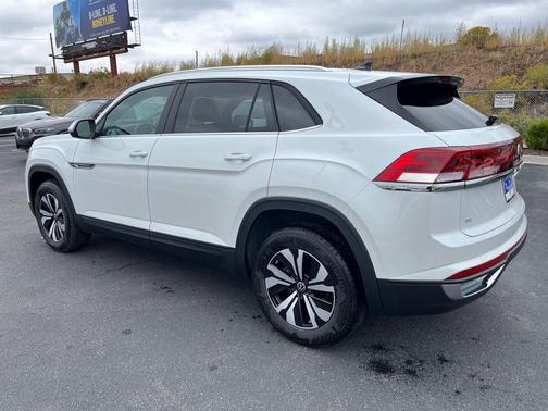 2026 Volkswagen Atlas Cross Sport 2.0T SE