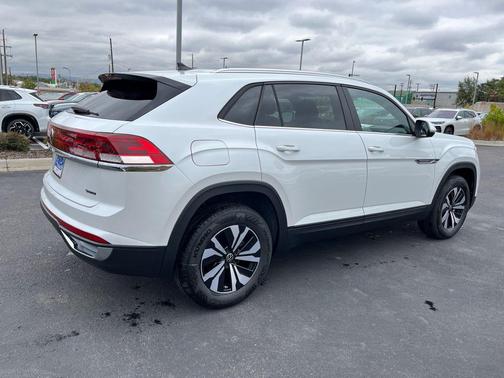 2026 Volkswagen Atlas Cross Sport 2.0T SE