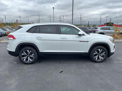2026 Volkswagen Atlas Cross Sport 2.0T SE
