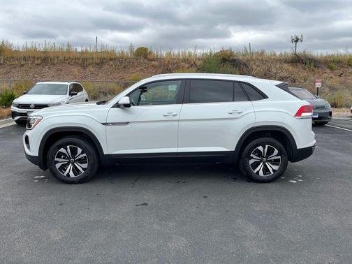 2026 Volkswagen Atlas Cross Sport 2.0T SE