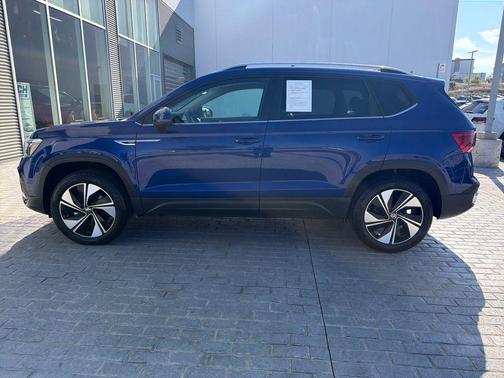 Dusk Blue Metallic 2024 Volkswagen Taos 1.5T SE