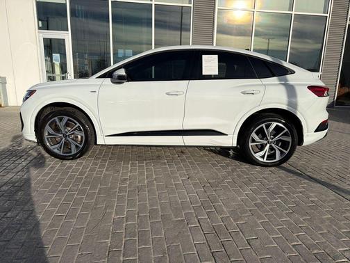 2024 Audi Q4 e-tron Prestige 50 quattro