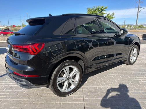 Mythos Black Metallic 2023 Audi Q3 Premium
