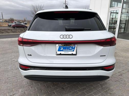 2025 Audi Q6 e-tron Premium quattro