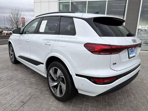 2025 Audi Q6 e-tron Premium quattro