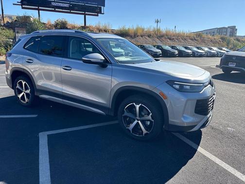 2025 Volkswagen Tiguan 2.0T SE 4MOTION