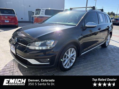 Deep Black Pearl Metallic 2018 Volkswagen Golf Alltrack TSI S