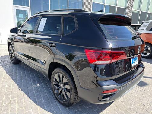 Deep Black Pearl 2024 Volkswagen Taos 1.5T S