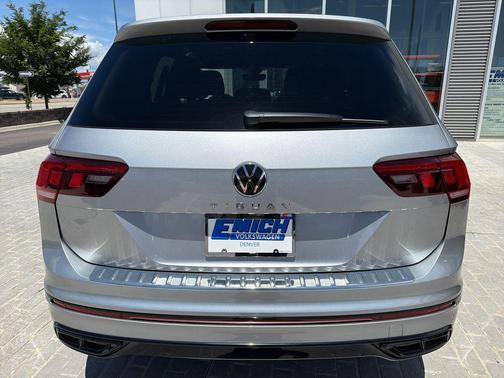 Pyrite Silver Metallic 2022 Volkswagen Tiguan 2.0T SE R-Line Black 4MOTION
